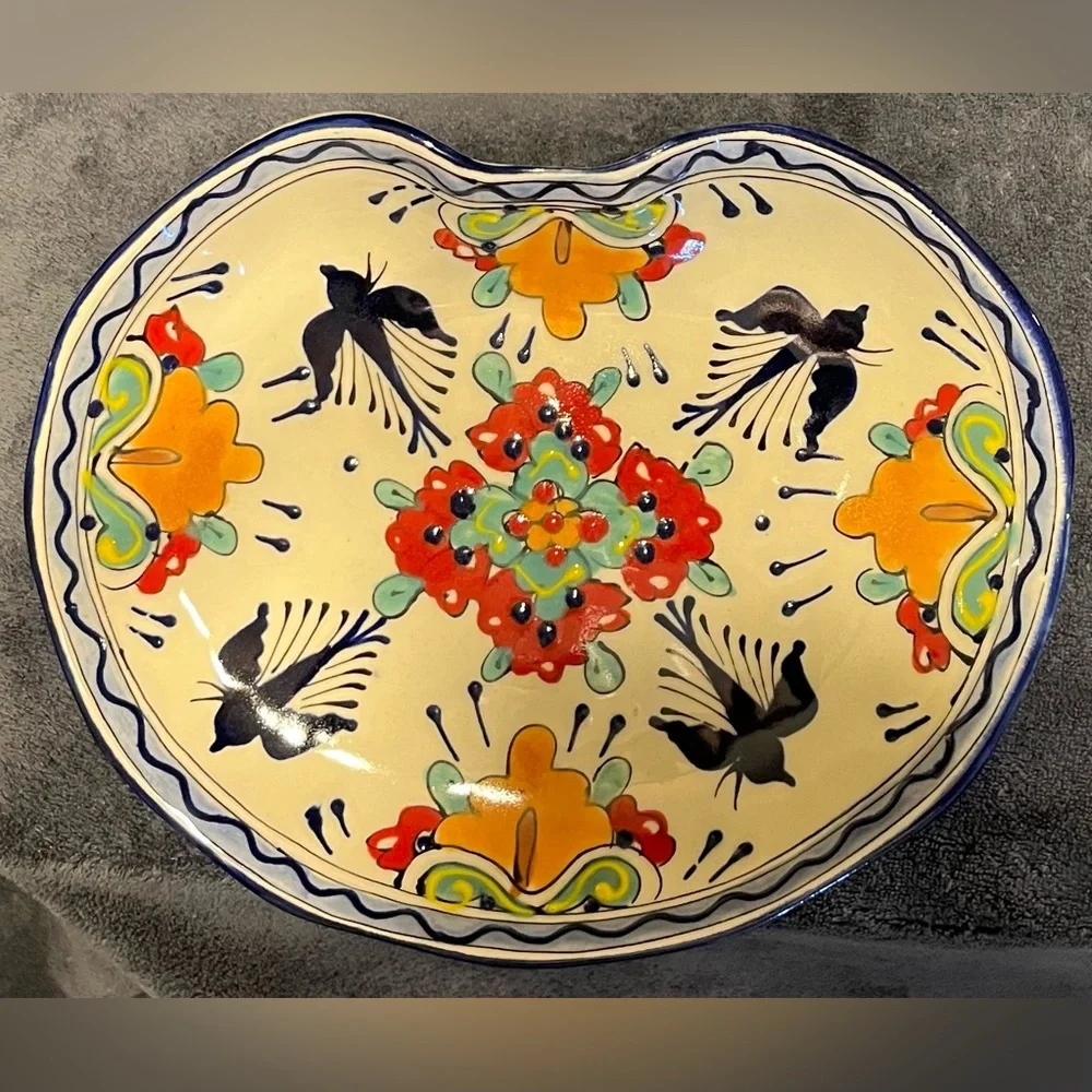 Stunning Talavera Puerto Vallarta Shallow Serving Bowl 9.5 x 7.25 in. - Picture 6 of 8